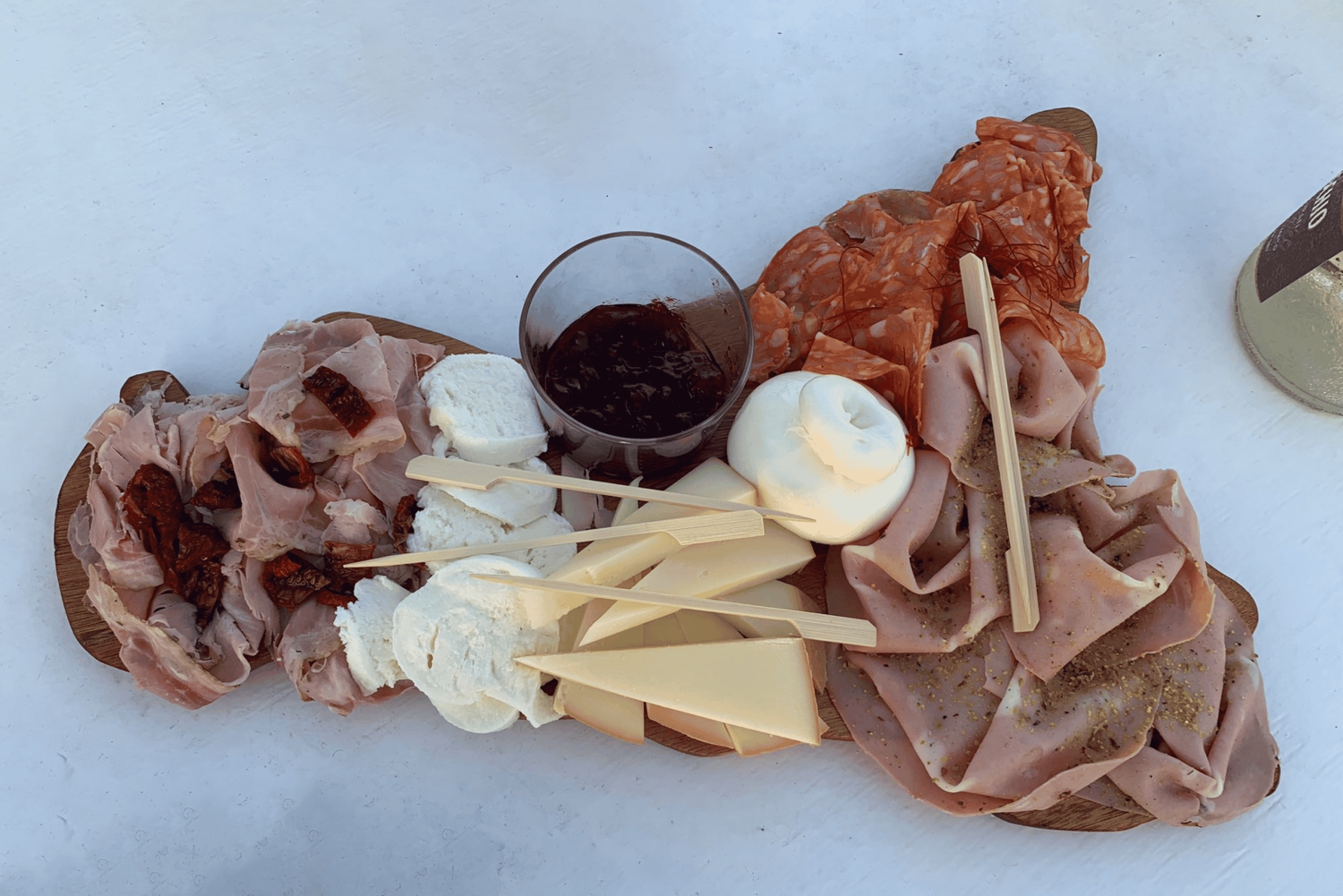 Siracusa: Ortigia & Sea Caves bådtur med solnedgangsaperitif