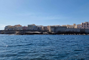 Siracusa: Ortigia +sea caves +fishing experience