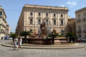Syracuse : visite des temps forts d'Ortygie en petit groupe