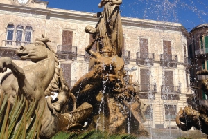 Syracuse : visite des temps forts d'Ortygie en petit groupe