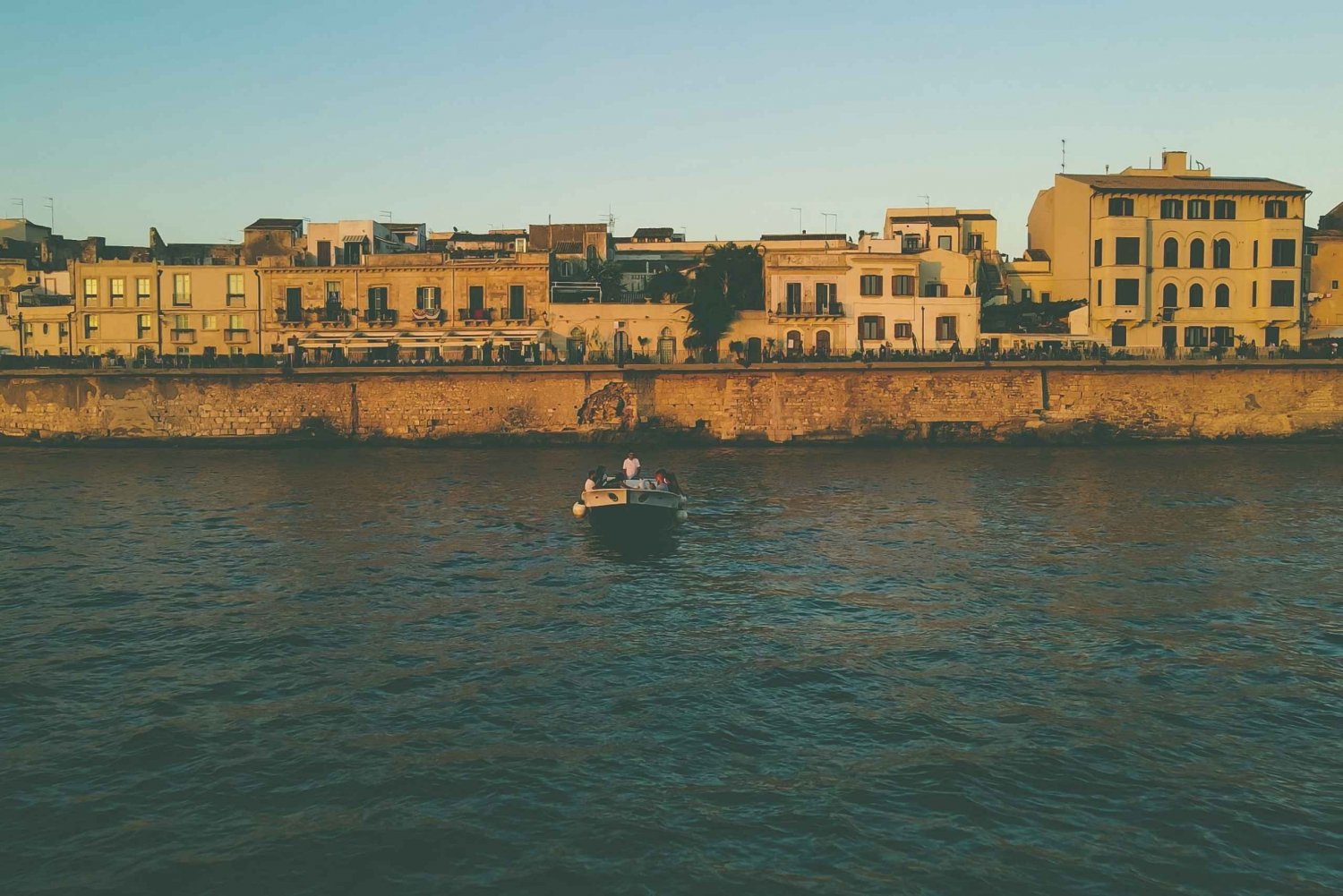 Сиракузы: Экскурсия на лодке с аперитивом