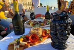 Сиракузы: Экскурсия на лодке с аперитивом