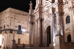 Siracusa Tour: Ortigia by Night in English