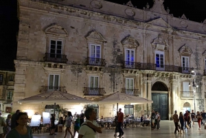 Siracusa Tour: Ortigia by Night in English