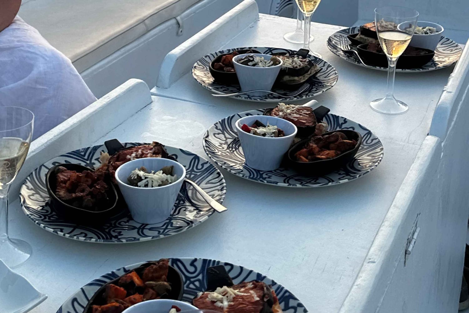 Siracusa : Dégustation de vins en bateau avec visite et repas gastronomique