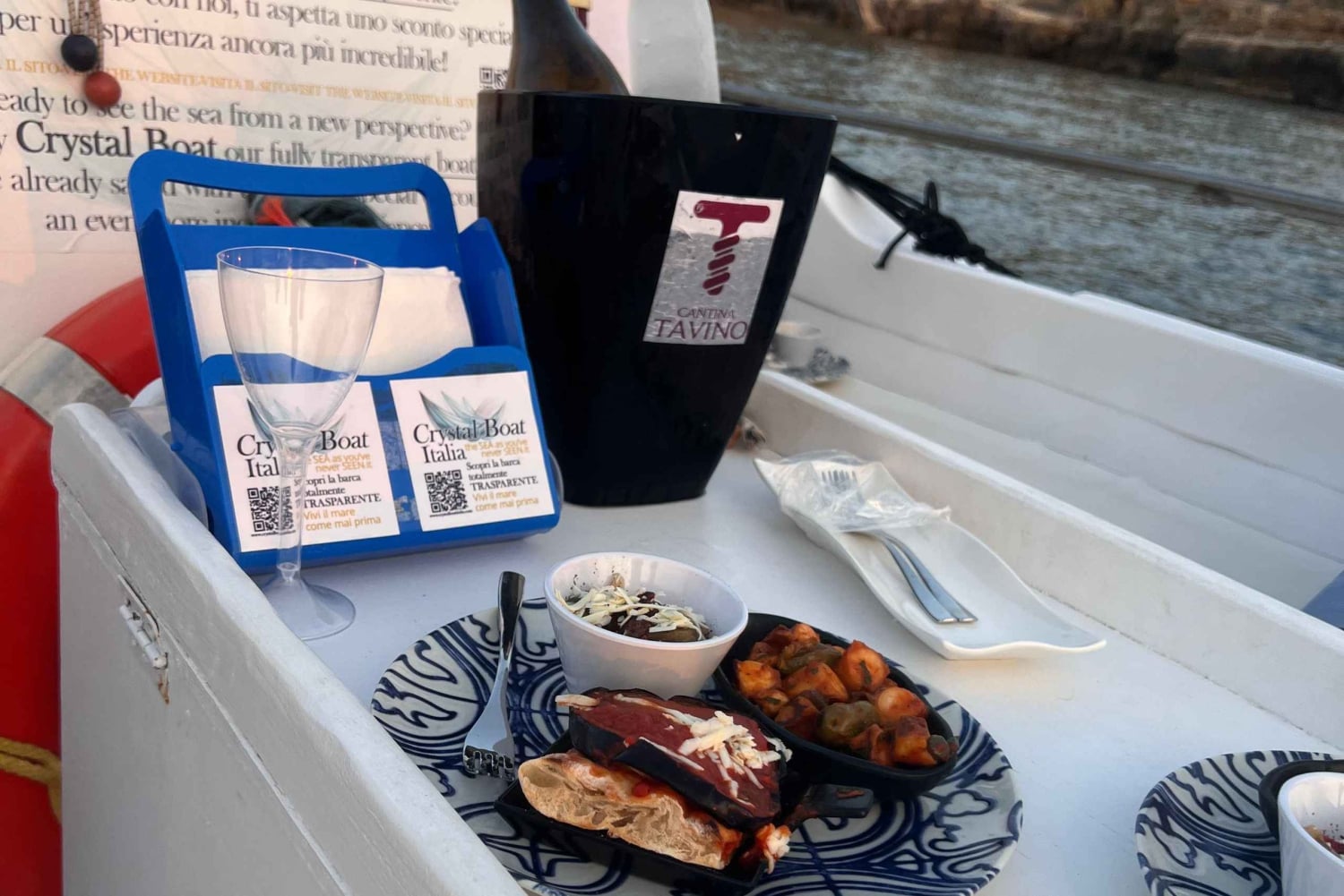 Siracusa : Dégustation de vins en bateau avec visite et repas gastronomique