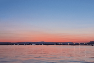 Siracusa: Prova de vinhos em barco com visita guiada e comida gourmet