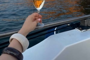Siracusa : Dégustation de vins en bateau avec visite et repas gastronomique