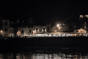 Siracusa : Dégustation de vins en bateau avec visite et repas gastronomique