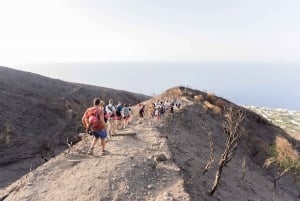 Stromboli : trek à la Sciara del Fuoco au coucher de soleil
