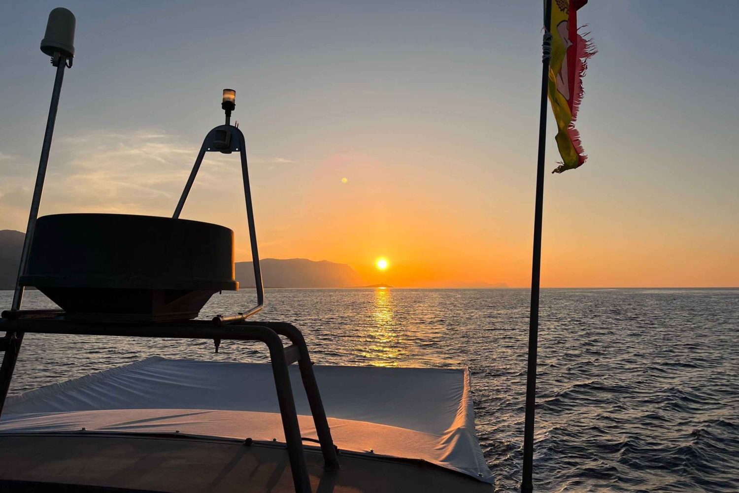 Tour in barca al tramonto a Palermo