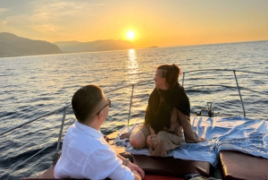Tour in barca al tramonto a Palermo