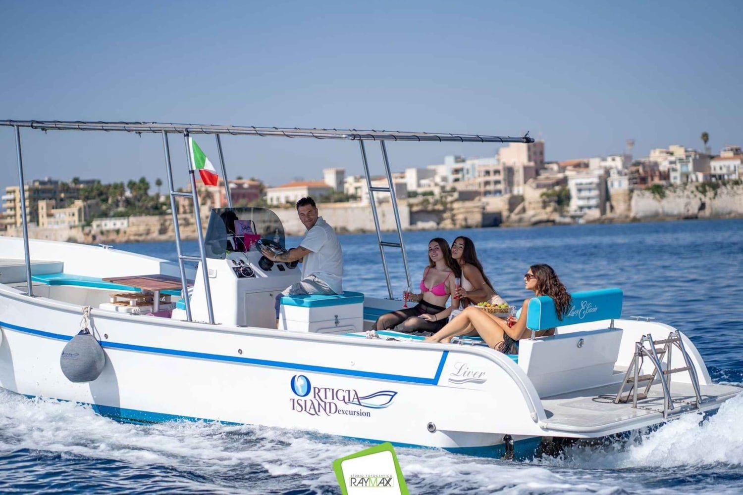 SIRACUSA-90-MINUTE BOAT CRUISE ISLAND CAVES+ SNORKELING + PROSECCO