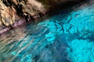 シラクサ：オルティジア島と洞窟のボートツアー（水泳の解説付き）