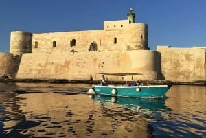 Syracuse: Veneajelu kapteeni Mirkon kanssa, snorklausta ja luolia