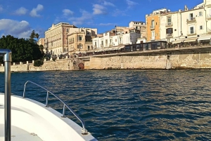 Siracusa: Ortigia e Grotte Marine Tour in Barca con Bagno
