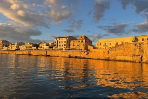 Siracusa: Båttur til øya Ortigia og grottene i havet
