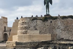 Siracusa: Båttur til øya Ortigia og grottene i havet