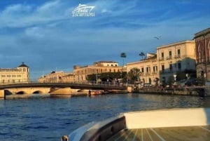 Siracusa: Båttur til øya Ortigia og grottene i havet