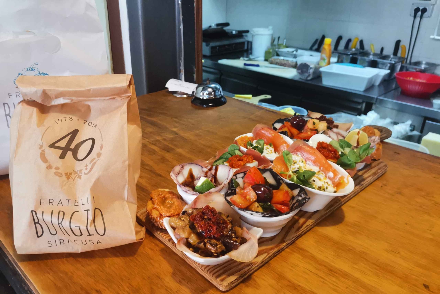 Syracuse: Ortigia-zonsondergangcruise met aperitief