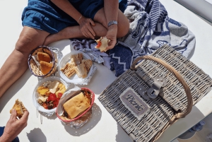 シラキュース：ピリリーナ、オルティージャ、海の洞窟を巡るピクニックボートツアー