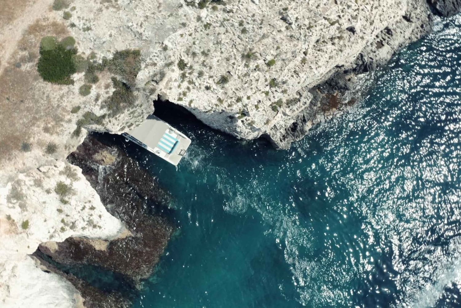 Syrakus: Private Bootstour nach Ortigia und Meereshöhlen mit Aperitif