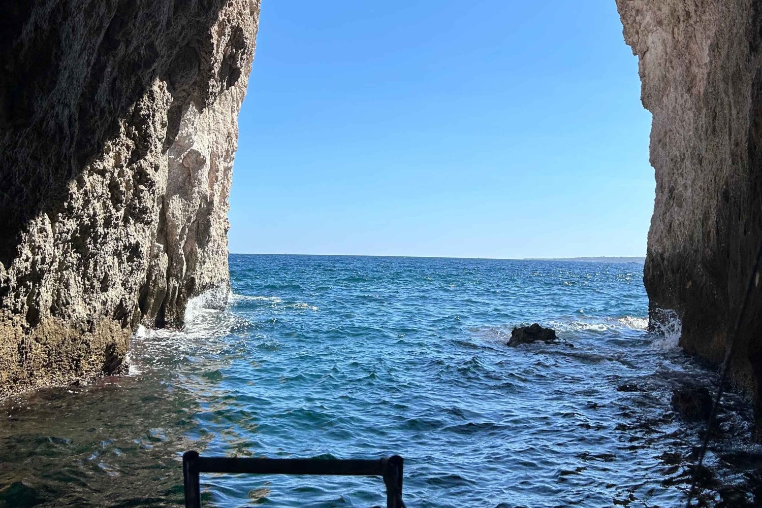 Syrakusa: Yksityinen veneretki Ortigiaan ja meren luoliin