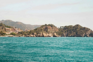 Taormina: Isola Bella Tour with Swimming, Fruit and Prosecco