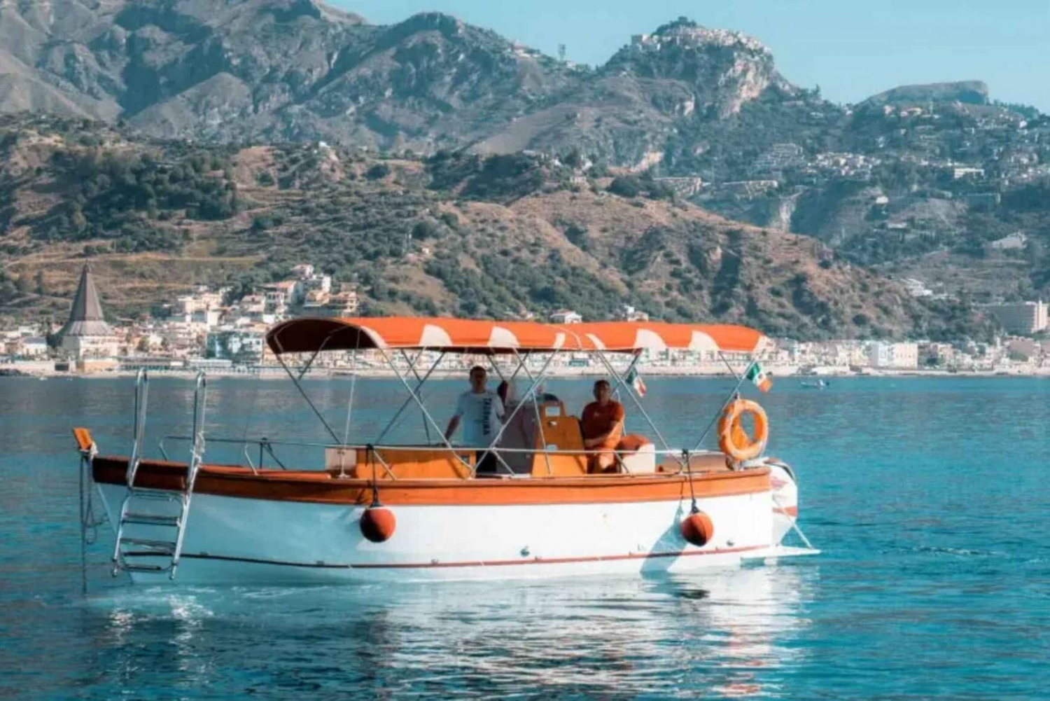 Taormina: Passeio de barco na bela Baía de Naxos