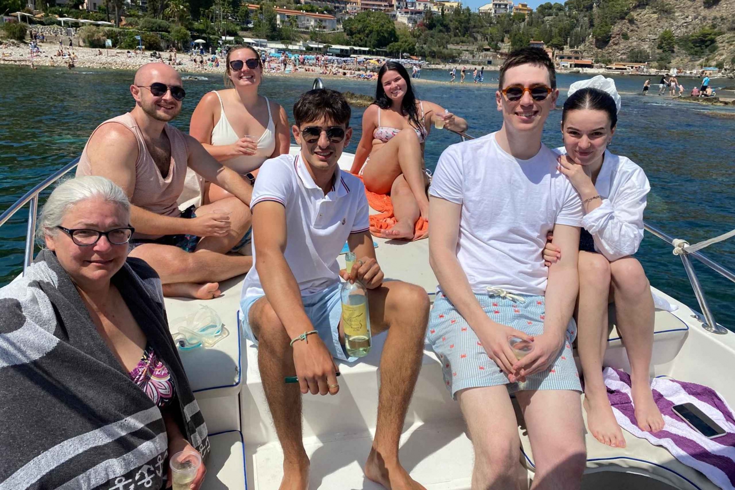 Taormina: Boat Tour with Sicilian Wine Tasting