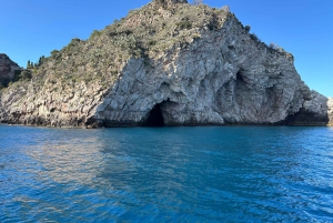 Taormina: Boat Tour with Sicilian Wine Tasting