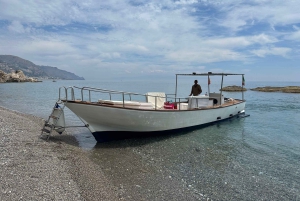 Taormina: Bådtur langs kysten med aperitif og snorkling