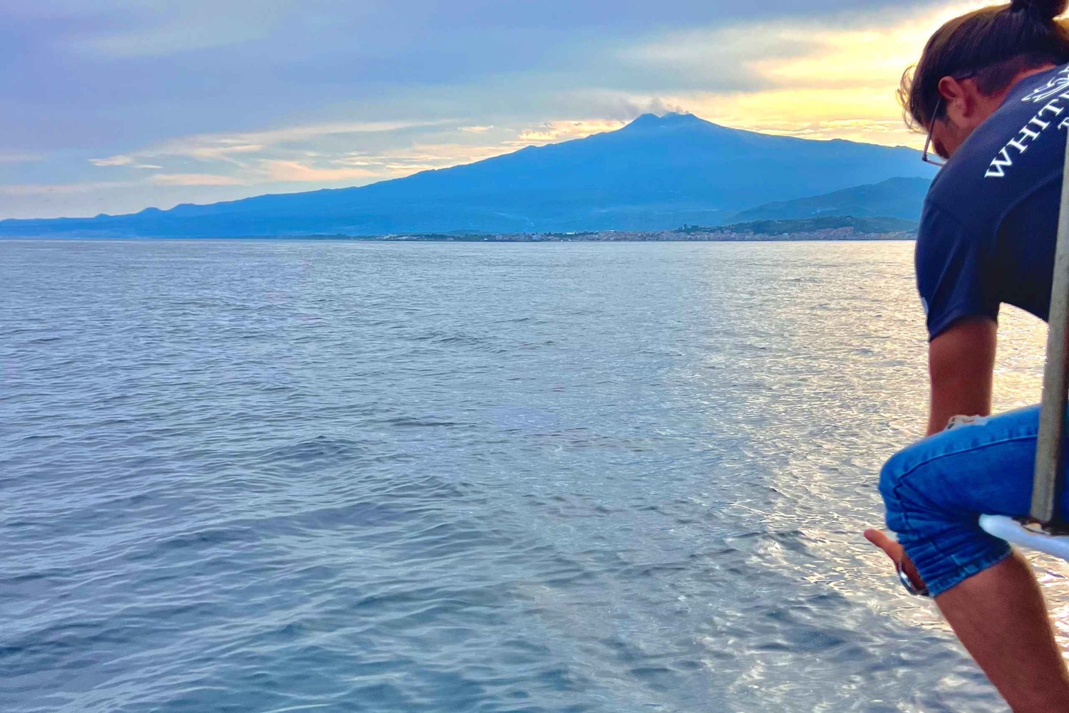 Taormine : tour avec les dauphins et apéritif au coucher du soleil en bateau