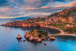 Taormine : tour avec les dauphins et apéritif au coucher du soleil en bateau