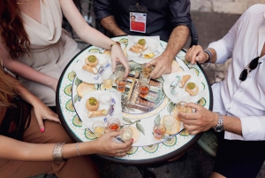 Taormina: excursão a pé para grupos pequenos com comida e vinho