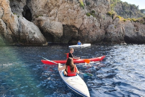 Taormina: Kusttur med kajak till Isola Bella och Blå grottan