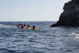 Taormina: Kusttur med kajak till Isola Bella och Blå grottan