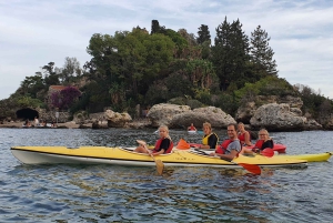 Taormina: Kusttur med kajak till Isola Bella och Blå grottan