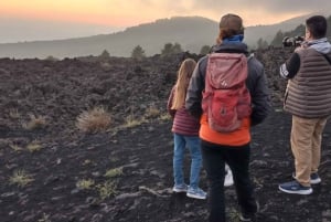 Taormina: Tour zum Sonnenuntergang am Ätna mit Höhlenbesichtigung und Verkostung