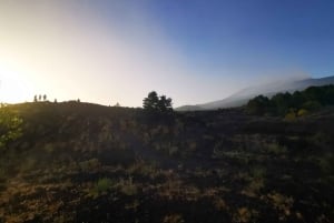 Taormina: Tour zum Sonnenuntergang am Ätna mit Höhlenbesichtigung und Verkostung