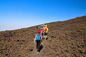 Taormina: Tur til Etna med vinprovning og lunsj