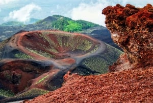 Taormina: Tur til Etna med vinprovning og lunsj