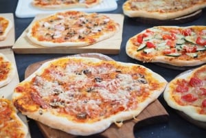 Taormina: lezione di pizza con pranzo e degustazione di vino
