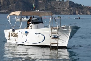 Taormina: tour privato in barca - Esperienza esclusiva sulla costa