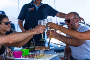 Taormina: Excursión en velero con aperitivo incluido