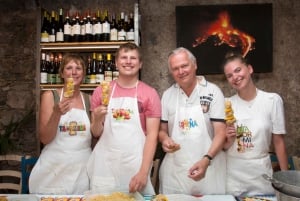 Taormina: lezione di cucina siciliana e tour del mercato