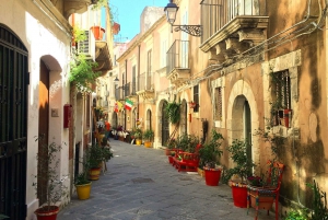 Taormina: Small-Group Siracusa and Noto Tour with Lunch