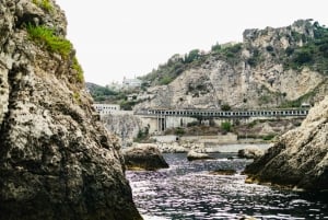 Taormina: Bootstour bei Sonnenuntergang mit Delfinbeobachtung