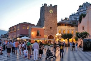 Taormina: Sunset Walking Tour & Aperitif on Rooftop Terrace