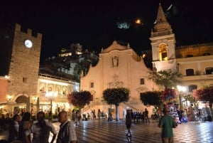 Taormina: Sunset Walking Tour & Aperitif on Rooftop Terrace